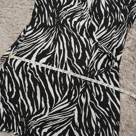 SOLD DVF Jeanne Two zebra wrap dress size 14 - Picture 15 of 16